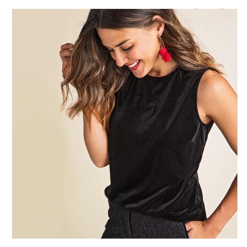 *Sold on @Foxtail90* VINEYARD VINES Velvet Blouse